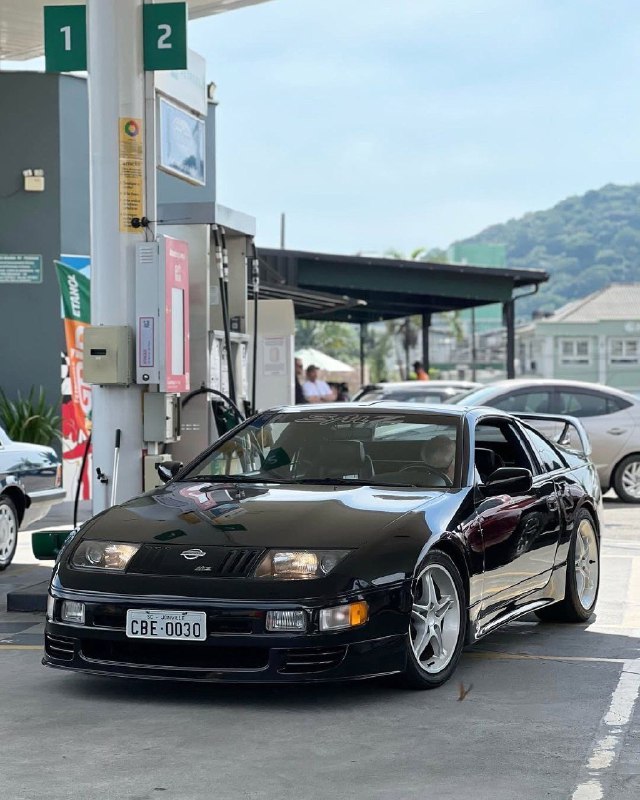 Nissan 300ZX SMZ — Steve Millen Limited Edition (S32)Двигатель: 3.0 V6 Twin Turb