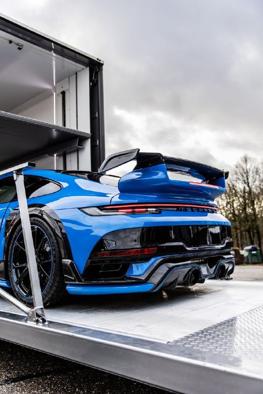 Porsche сокращает присутствие в Китае на фоне падения продаж