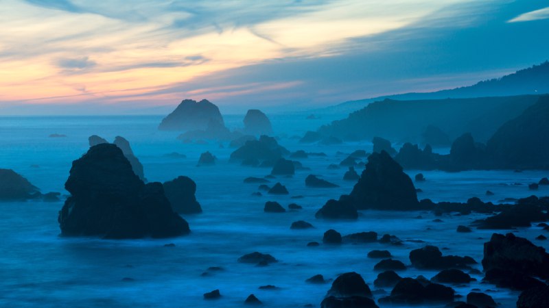 Tides and twilightSonoma Coast State Park, California (© Rachid Dahnoun/Tandem Stills + Motion)