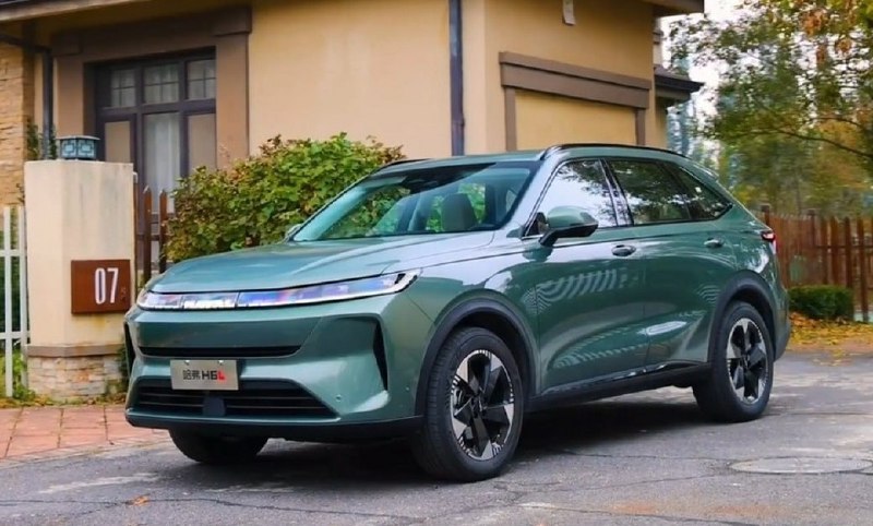 Haval раскрыл интерьер и характеристики нового H6L...