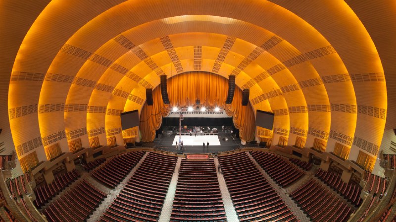 Still burning brightRadio City Music Hall in New York City (© Clarence Holmes Photography/Alamy)