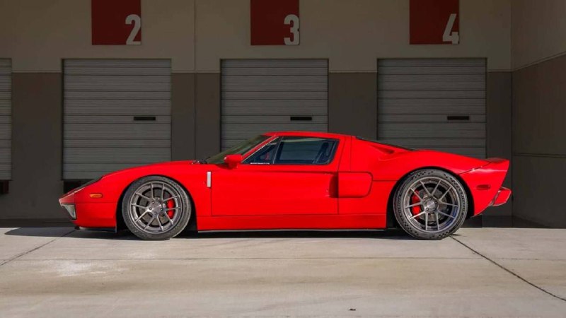 На продажу выставили Ford GT из коллекции Пола Уокера — суперкар звезды «Форсажа» проехал меньше 600 2