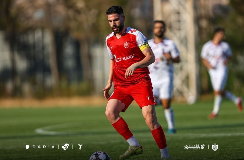 اخبارفوری و مهم: 🔴تیم فوتبال پرسپولیس امروز در دیداری تدارکاتی مقابل آریو اسلامشهر به برتری 4 بر 2 رسید⚽️گلزنان پرسپولیس: امیرحسین محمودی