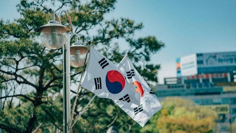 Yonhap: South Korean Foreign Ministry spokesman Park Do-sun announced that the number of diplomats in Ukraine will be reduced.