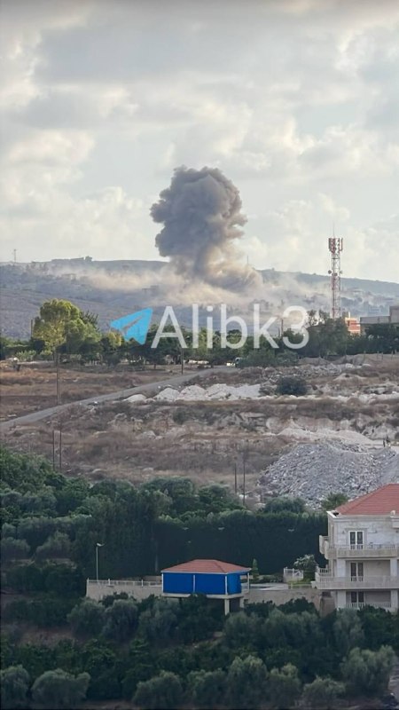 צבא הכיבוש פותח בפשיטה על העיירה מנצורי, דרומית ללבנון.