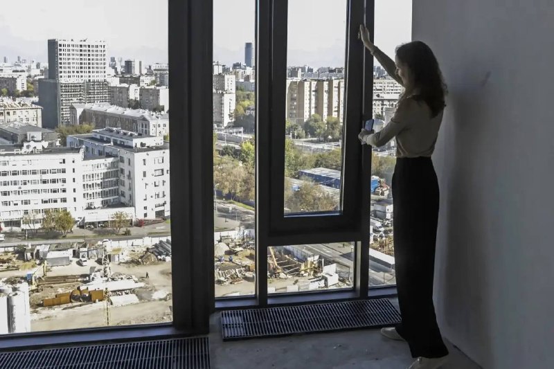 В РФ предложили повысить налоги для владельцев трех и более квартир фото