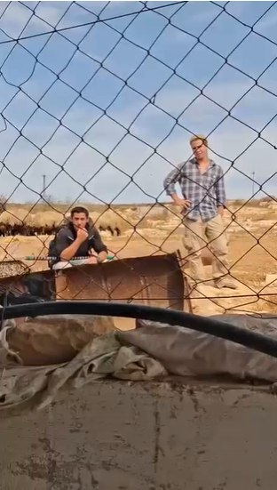 מעקב: מתנחלים הסתערו על סביבת בתי אזרחים בח'רבת אל-ח'ראבה, מזרחית לאלסמו', דרומית לחברון.