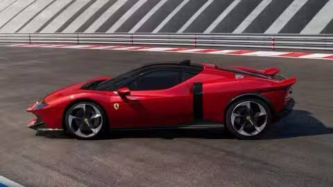 Ferrari вернула легенду — 1000-сильный суперкар Testarossa 2027. 3
