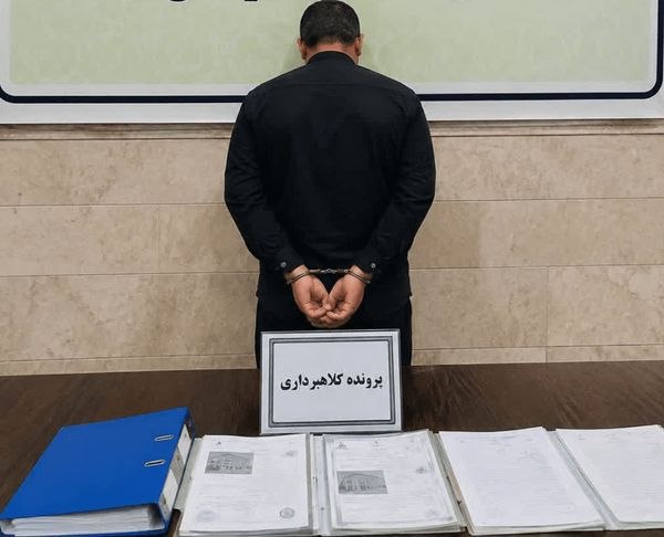اخبار آذربایجان [ آناج ]: کلاهبردار ۸۰ میلیاردی در میانه به دام افتاد🔹فرمانده انتظامی شهرستان میانه از دستگیری فردی خبر داد که با شگرد فروش یک واح