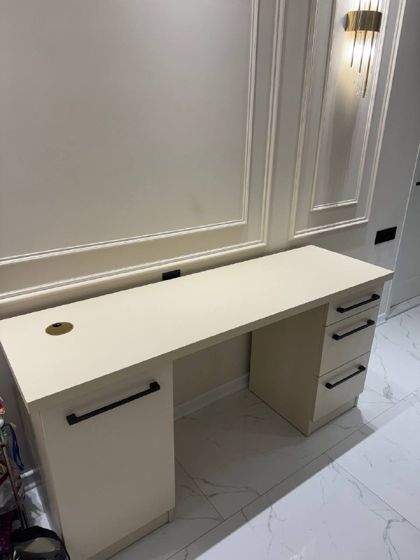 Продам стол в идеальном состоянии