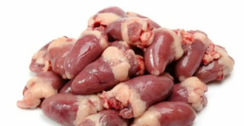 طب قدیم: 👈 دل مرغ سرشار از آهن است و نقش قابل توجهی در درمان کم خونی دارد و نیز حاوی پتاسیوم ، روی و فسفور است▫️ هم چنین به علت د