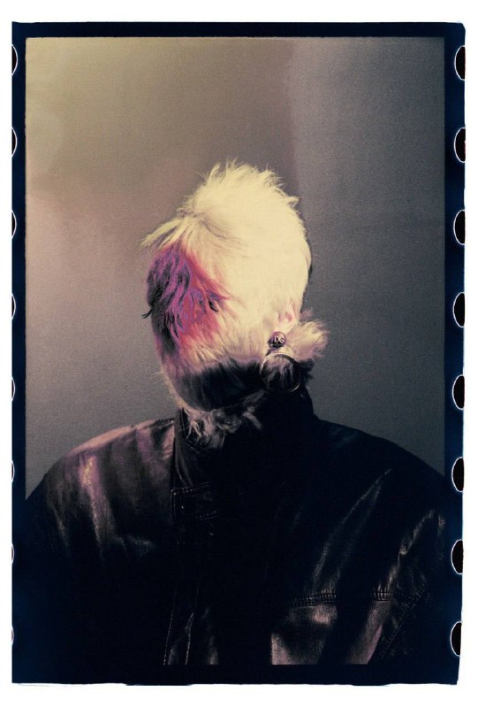 Кадры от Дарьи на пленку Ильи Новикова – топ-гафера фотостудии «Cтанция» К сожалению, их проявили с браком, так что на эту съемку можно посмотреть по-разному, как никто не ожидал 😅Кадры от Дарьи на пленку Ильи Новикова – топ-гафера фотостудии «Cтанция» К сожалению, их проявили с браком, так что на эту съемку можно посмотреть по-разному, как никто не ожидал 😅