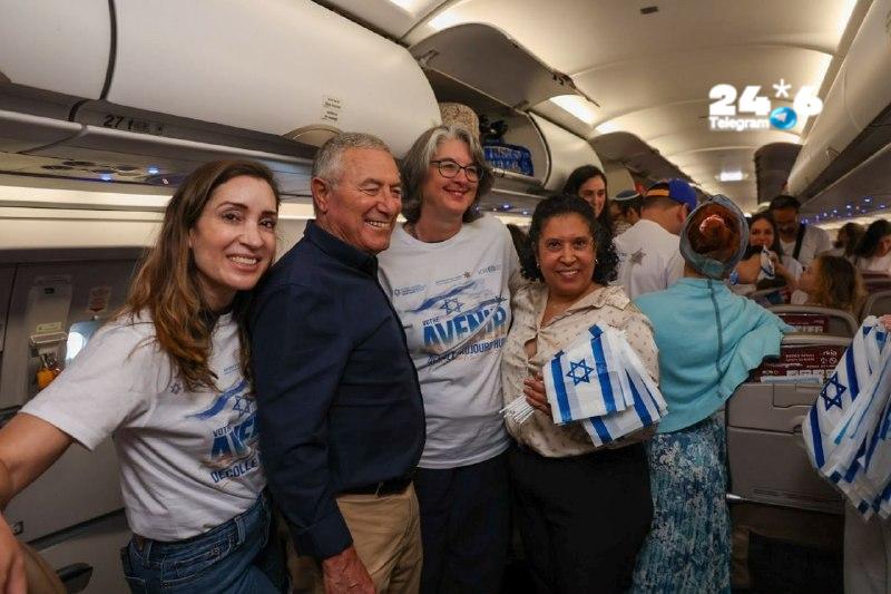 🇮🇱 128 עולים מצרפת נחתו בנתב”ג בטיסה מיוחדת של משרד העלייה והקליטה והסוכנות היהודית ופתחו את עונת העלייה…