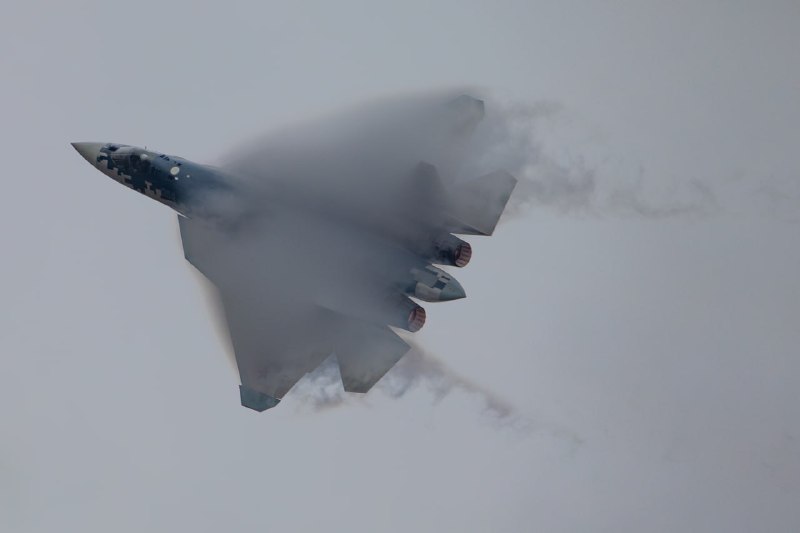 Rostec תציג את מטוס הקרב הרוסי מהדור החמישי Su-57E בתצורת היצוא שלו בתערוכת התעופה הבינלאומית אל עלמיין 202…
