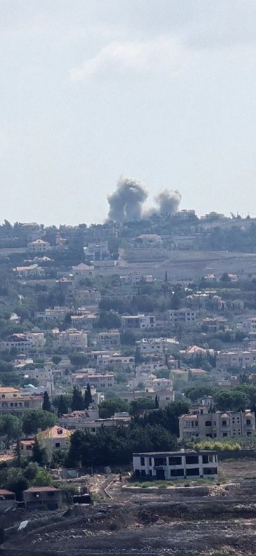 Urgent: the occupation planes carry out an air strike on the outskirts of the town of Berashit, south of Lebanon