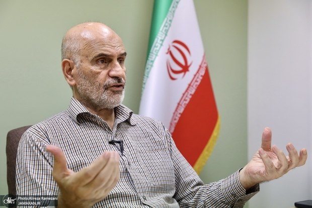 جماران: 🔴 مومنی، اقتصاددان: به سران قوا گفتم چند بار از سوراخ شوکدرمانی گزیده شوند، کفایت میکند؟🔴 دولت مصدق، جزو پاکترین دوره