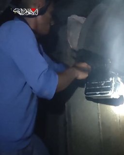 הוא כולל סצנות מקרבות השיטפון..