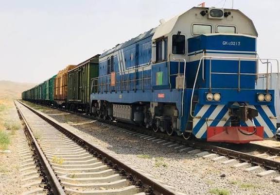 הובלה של יותר מ-828 אלף טון סחורות דרך קווי הרכבת בארץ בחודש מיזן משרד העבודה הציבורי הודיע כי בחודש השנה י…