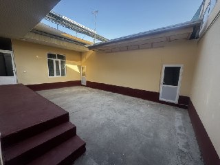 Uy hovli arendaga beriladi, juda shinam, toza joy