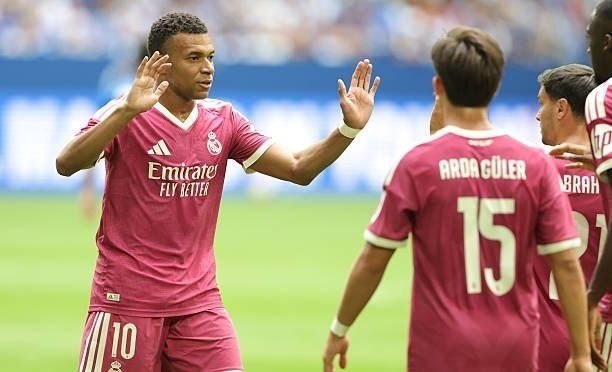 رئال مادرید | Real Madrid: 📰اوکیدیاریو : رئال مادرید اولین دوره آمادهسازی خودش در چهار سال اخیر رو بدون مصدومیت به پایان رسوند.🔻تیم از سال ۲۰۲۳ د
