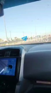 מספר כלי רכב נשרפו כתוצאה מהתקיפות במעבר הגבול הכוויתי עבדאלי עם עיראק.