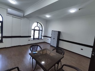 Арендана 7 этаже 30м² на Ц1 в бизнес центре.