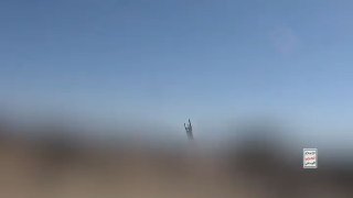 🎦 הרגע בו נורו טילים ומזל"טים תימניים לעבר התכנסות הכוחות הסעודיים ומחסני הנשק שלהם במוקה.