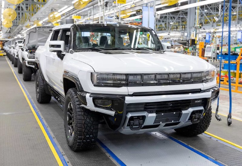 GM сокращает производство электромобилей из-за низкого спроса