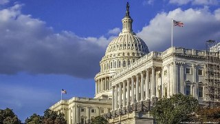 Сенат США одобрил законопроект об «адских» санкциях против РоссииЗа документ проголосовали 86 сенаторов, против выступили 11, сообщает Би-би-си. Теперь законопроект должна рассмотреть Палата представителей, которая вернется с каникул в сентябре. Затем доку