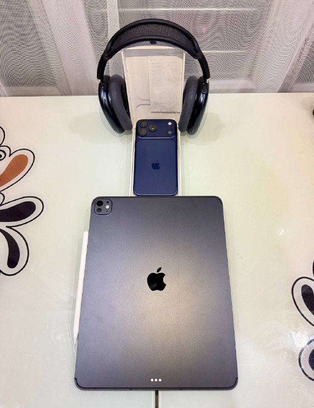 Продам айпад, айфон и наушники — фото 1