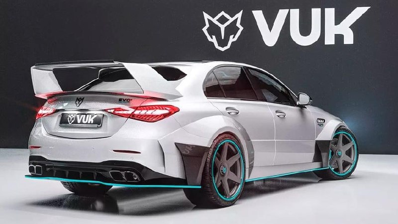 В современный AMG C 63 S получил культовый стиль 190E Evo II 3