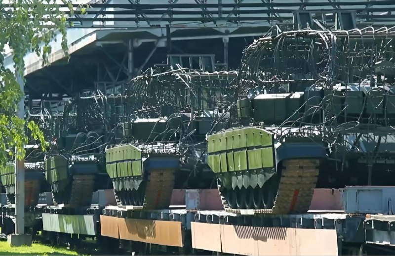 جهان تسنیم: تجهیز ارتش روسیه به تانک‌های جدید T-90M 🔹شرکت روسی اورال‌واگون‌زاود یک محموله از تانک‌های جدید T-90M پرویو و تانک‌های ار