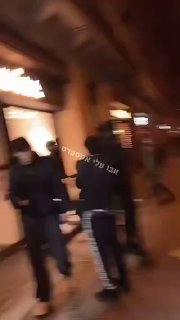 ברצלונה נמצאת תחת כאוס. שוד וחבל של עסקים ביו.link /alghade ertv, לעקוב אחרינו דרך התדירות הבאה 10892 H