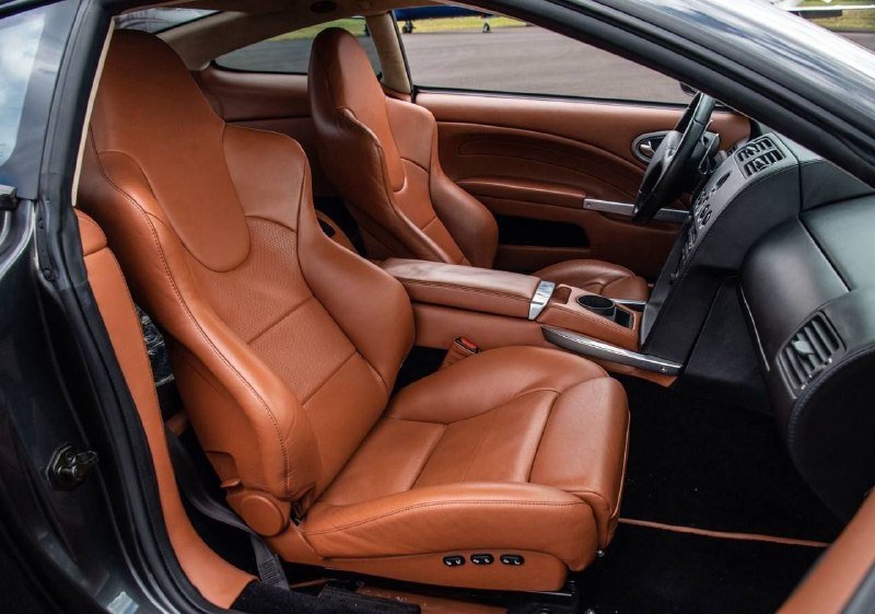 Aston Martin Vanquish S 2005 5
