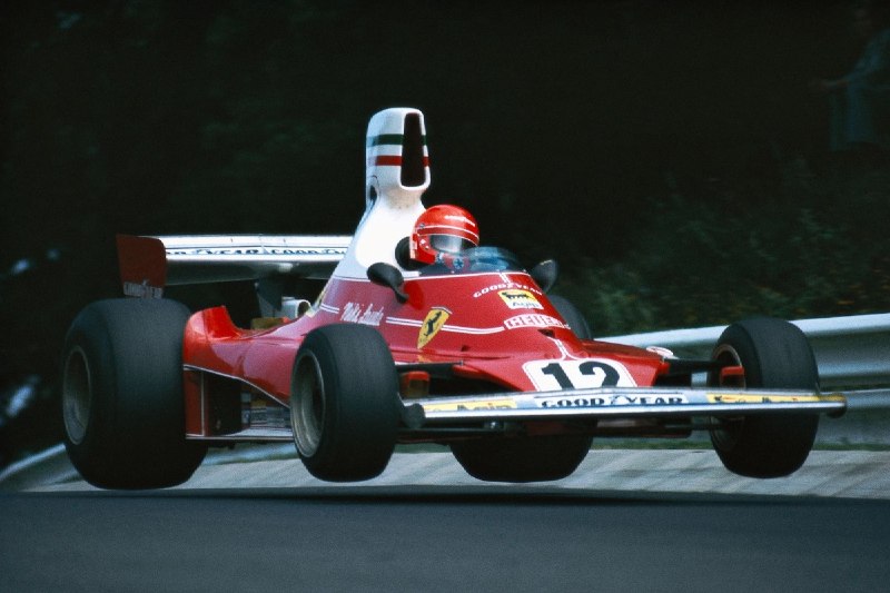 Феррари 312T, на которой Ники Лауда выиграл чемпионат 1975 года, снова на трассе