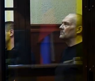 ⚡️ Деревенский пенсионер получил 20 лет за убийство сотрудника военной полиции, который приехал задержать его сына-дезертира63-летний пенсионер из деревни Щербинино Алексей Зайцев получил 20 лет колонии строгого режима по делу об убийстве сотрудника военно