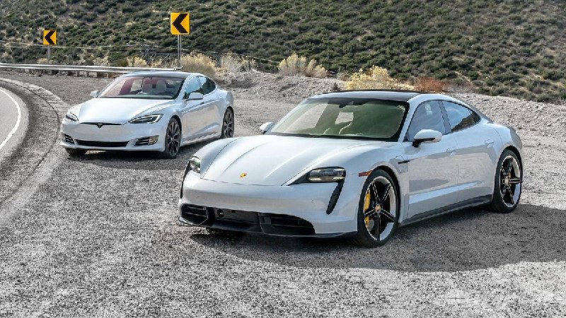 Porsche заплатит 4500 долларов за переход с Tesla на Taycan