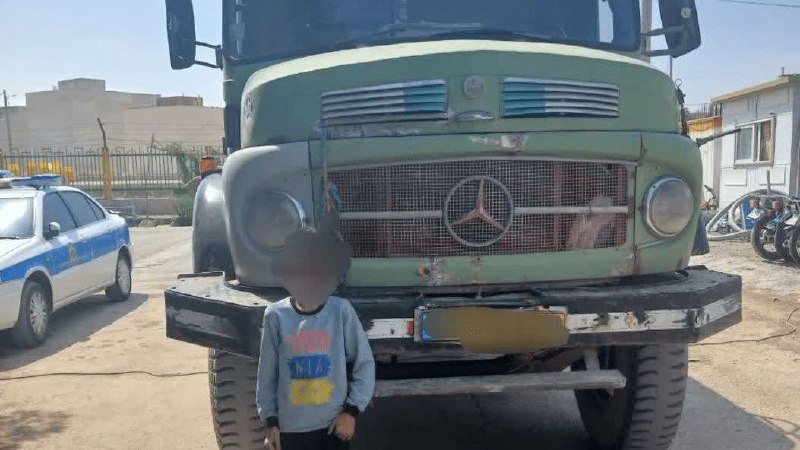 اخبار اصفهان: پشت فرمانِ بی‌قانونی؛ ماشین‌بازی پسربچه‌ها در دنیای واقعی🔹 روزانه در جاده‌های کشور، صحنه‌هایی تکان‌دهنده رقم می‌خورد که 