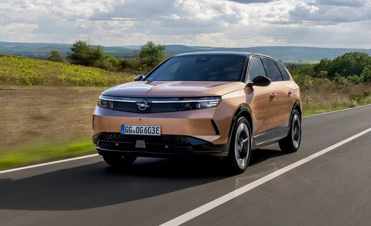 Opel Grandland получил версию с запасом хода 694 к...