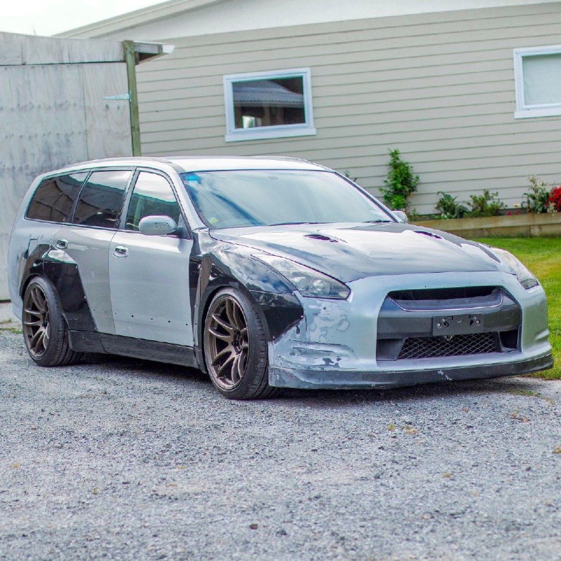 Nissan Stagea 4