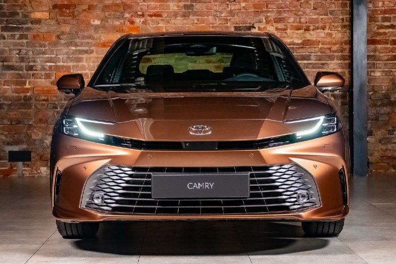 В Европе начались продажи новой Тoyota Camry 2