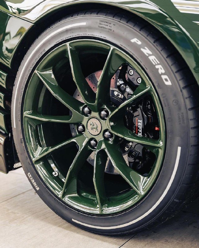 Ferrari 812 Competizione 3