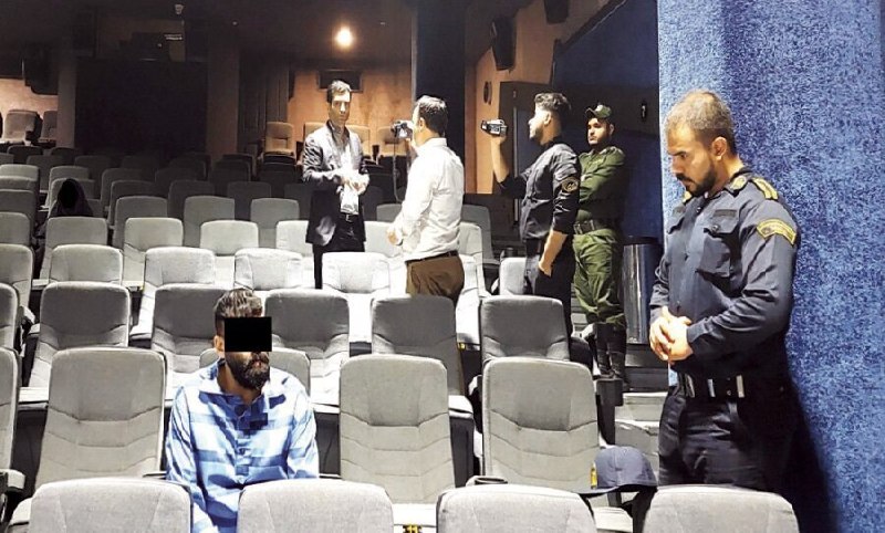 دیده بان ایران: ✅ جنایت هولناک مرد جوان مقابل سالن سینما 🔴مقتول در تاریکی سینما مزاحم همسرم شد/تصاویر🔹 متهم یک پرونده جنایی که پس از ۵ م
