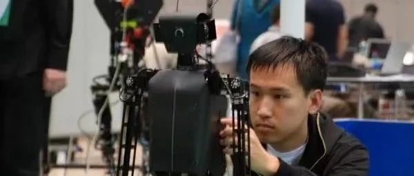 Z Potentials | 程昊，离开大厂圆梦机器人，要做人形机器人的基础设施本期Z potentials 有幸邀请到了人形机器人新星公司「加速进化」的CEO 程昊总，并展开了一场深入交流程昊既是机器人发烧友，在清华大学自动化系就读期间多次参加Robocup比赛；也是一位资深创业者，曾创办朝夕日历，并被字节跳动收购