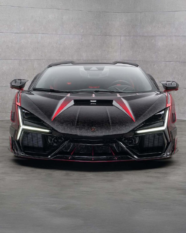 Эстебан Окон стал официальным лицом легендарного т...