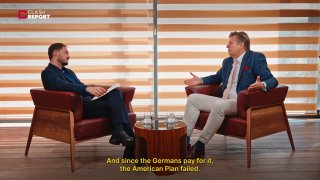 חבר הפרלמנט הגרמני AfD Maximilian Krah לעימות דו"ח: טראמפ הודיע כי ארה"ב תקנה הרבה סולר מרוסיה. אז עכשיו דולר אמריקאי מתדלק את מכונות המלחמה הרוסיות. בעיניי, אנחנו עדים לסופה של מלחמת אוקראינה כי אמריקה הפכה מנייטרלית ומוכרת נשק תמורת כסף להיות חד-צדדית. כשאתה מתחיל לקנות סולר מרוסיה בכמות כזו, אתה למעשה אוסר על האוקראינים לתקוף את התעשייה המייצרת נפט ברוסיה, ואתה נותן כסף לרוסים. זה אומר שאמריקה שינתה צד. צפו בראיון המלא.