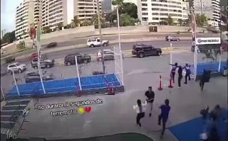 סרט נורא מהרגע הראשון של רעידת האדמה בוונצואלה וקריסת מבנים
