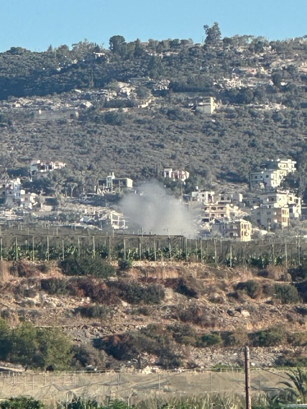 Urgent: occupation artillery renews the bombings in the town of Manzouri, south of Lebanon.