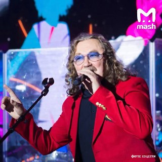 Игорь Николаев оказался одним из самых невостребованных артистов перед Новым годом — из-за отсутствия концертов даже пришлось снизить гонорар вдвое, с 10 до 5 млн рублей. По данным Mash, в последние две недели декабря желающих выпить за любовь не осталось 