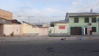 Uy sotiladi Shofayiz mahallasi, yo'lli yuzida, bank orqali kreditga ham beriladi